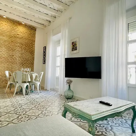 Modern In The Centre, La Alameda Appartement *